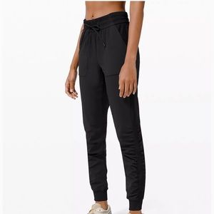 Lululemon Beyond the Studio Jogger - Sweat-wicking joggers. EUC Smoke-free home
